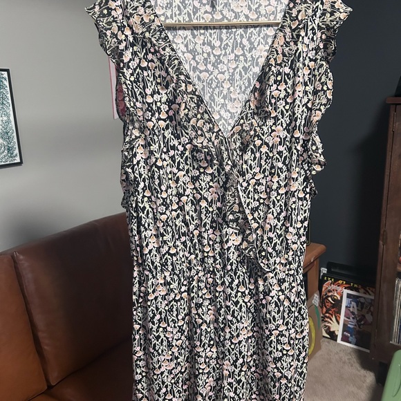 BCBGeneration Black and White Ruffled Wrap Jumpsuit - Picture 1 of 7